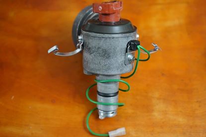 Picture of Restored German Bosch Ignition Distributor DVDA 113905205AN